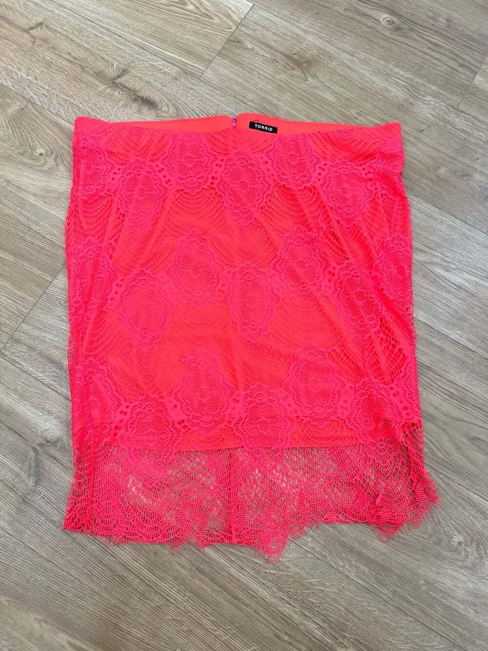 Torrid Coral Lace Pencil Skirt with Scalloped Hem Size 3X NWT As Is